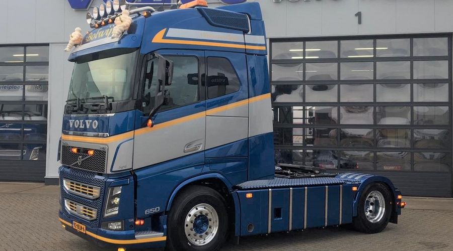 SB levert maatwerk op Volvo FH 650 4x2 trekker met dual batteries