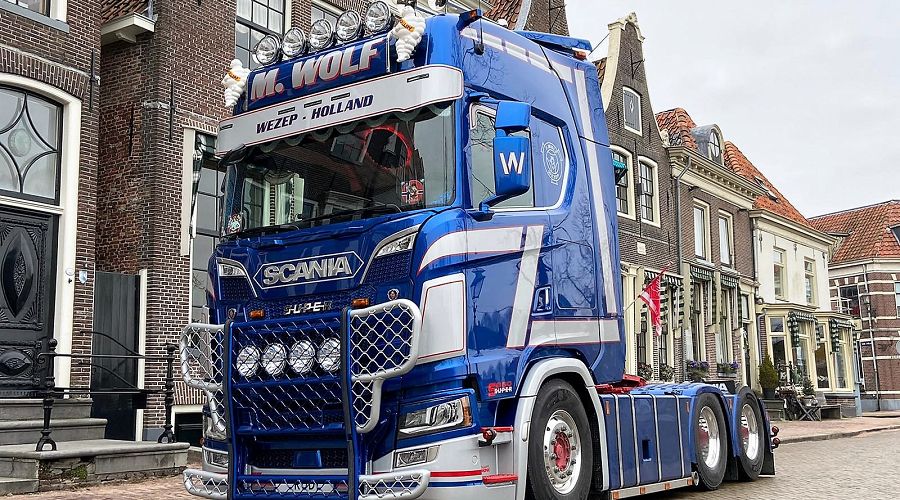 Scania NGS sleepastrekker met ca. 1300 liter diesel